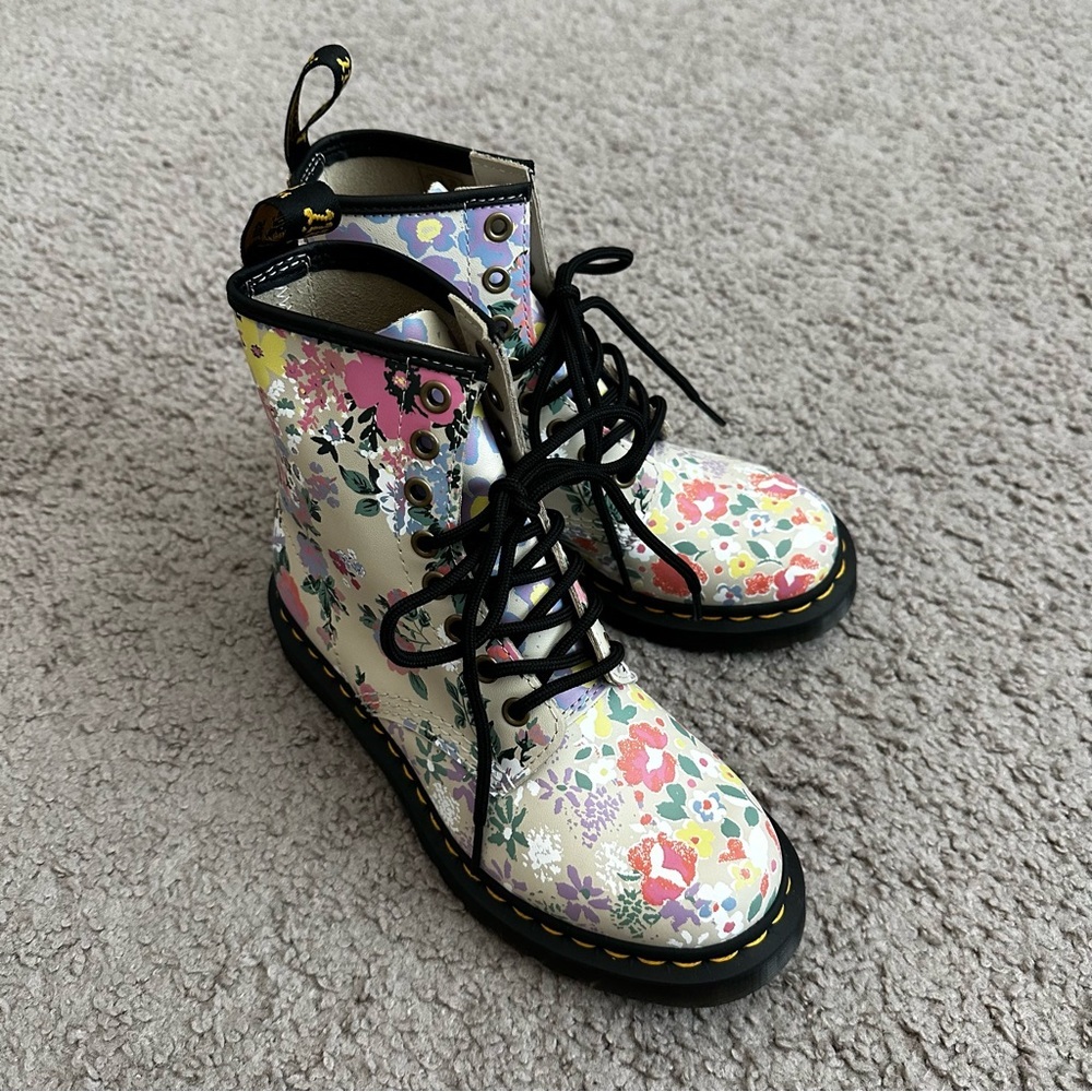 Dr. Martens 1460 Pascal Floral Boots Womens Size 5